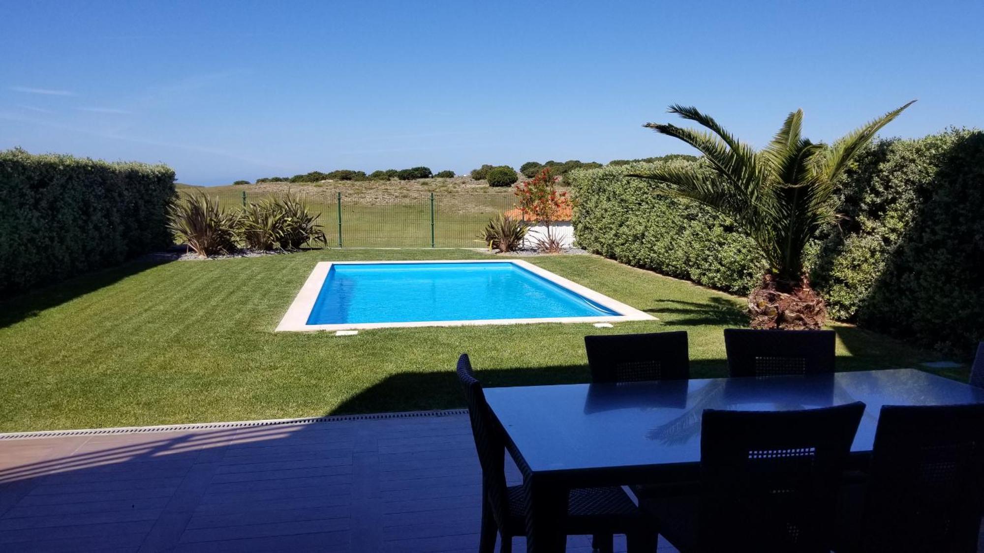 Calm - & Pool