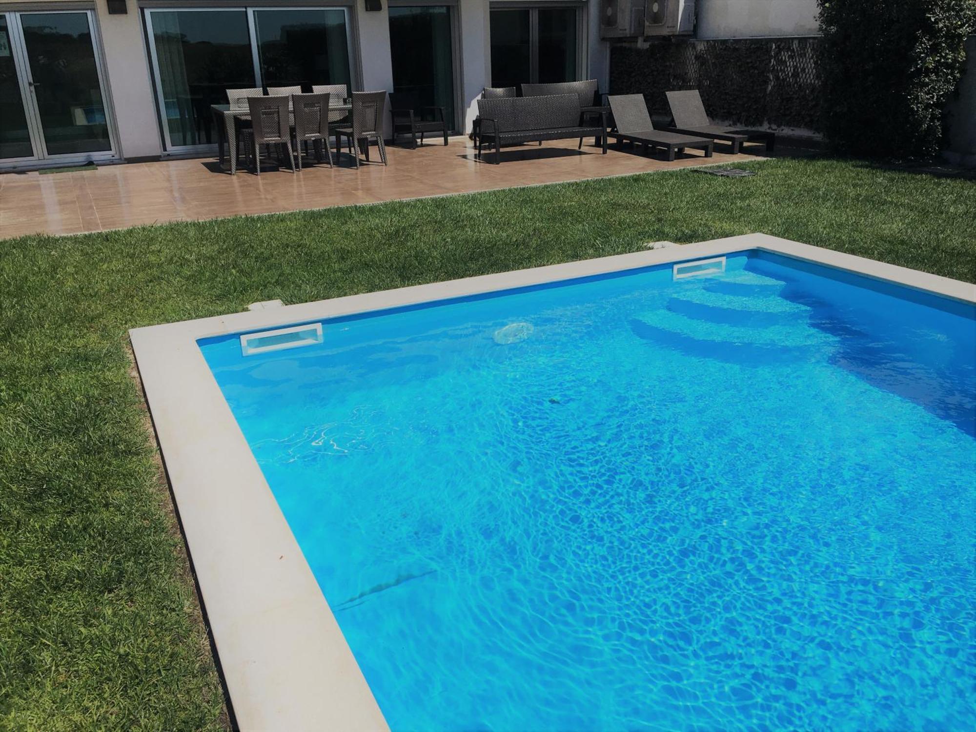 Calm - & Pool Villa *